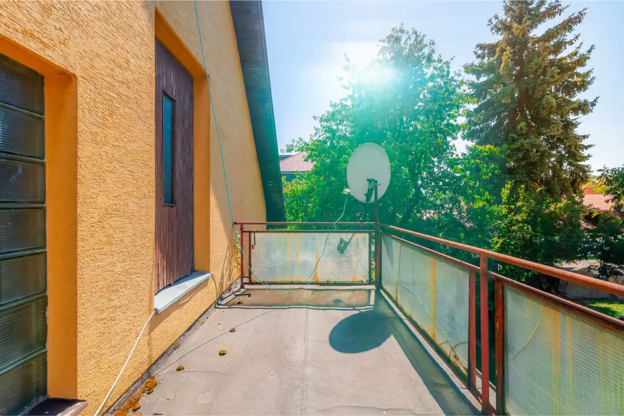 Balkon a fasáda rodinného domu v Jablůnce