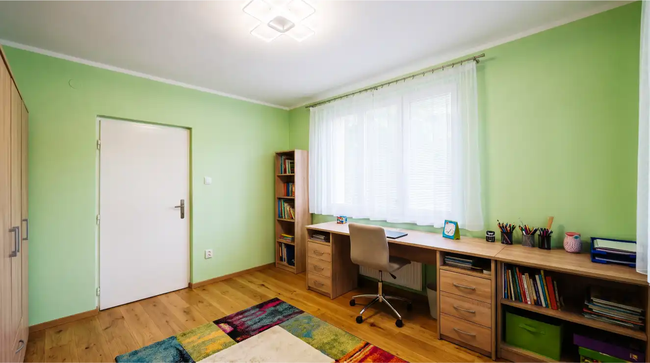 Vizualizace – dětský pokoj s pracovním stolem