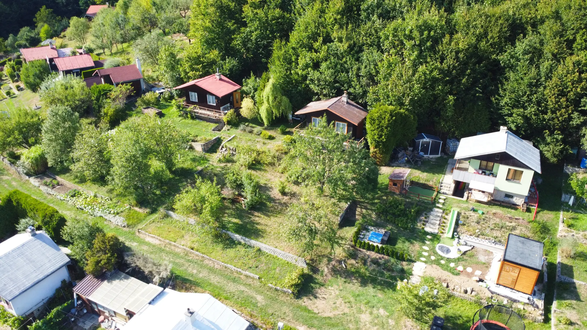 Letecký pohled na okolí chaty v Jasenici u Vsetína