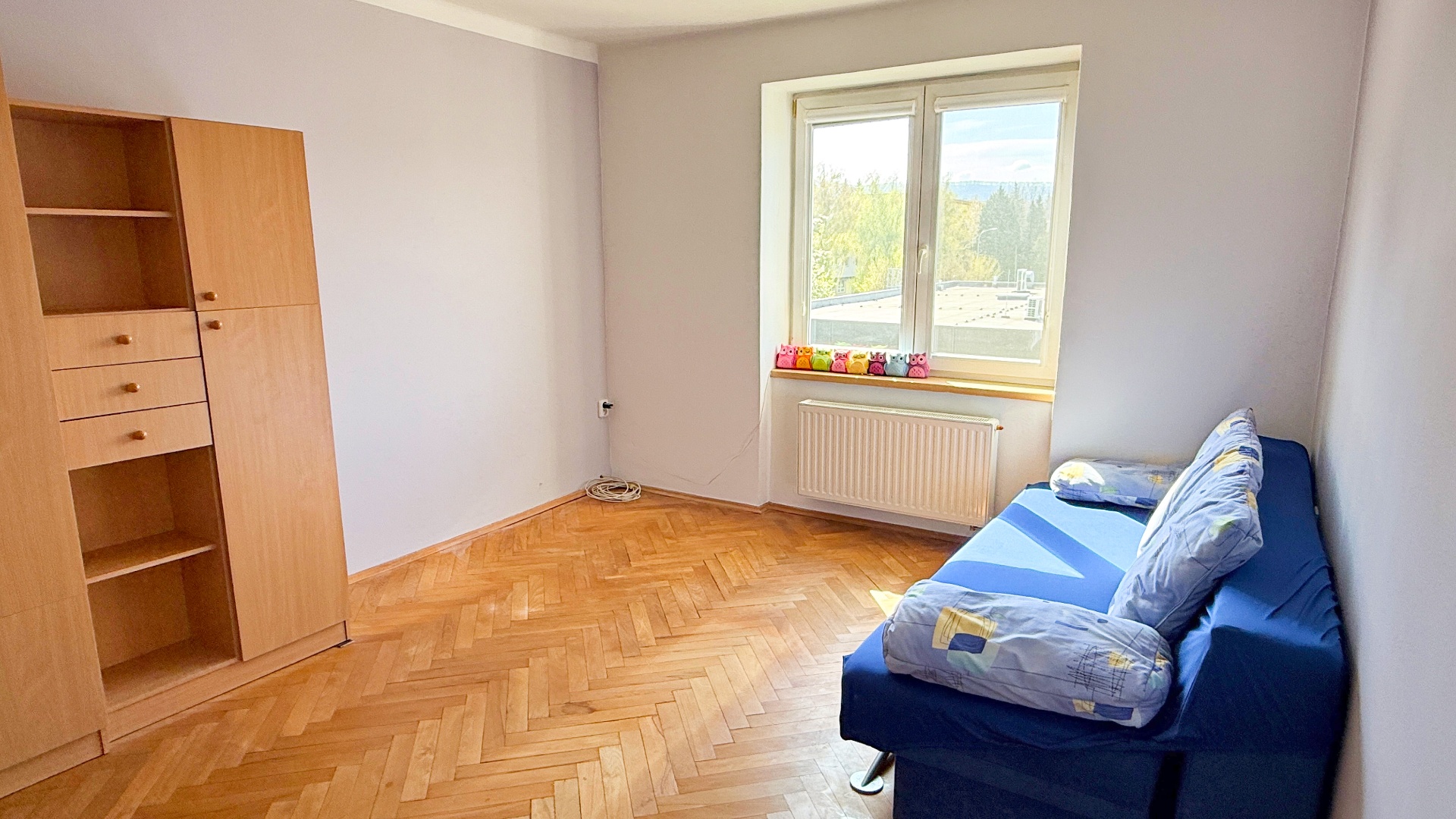 Ložnice bytu 2+1 s parketami, Nádražní